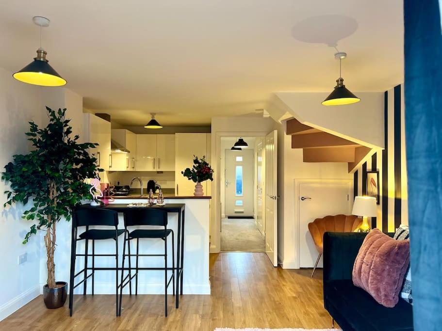 Lotus Haus - Wellington Homes - With Off Road Parking 伯明翰 外观 照片